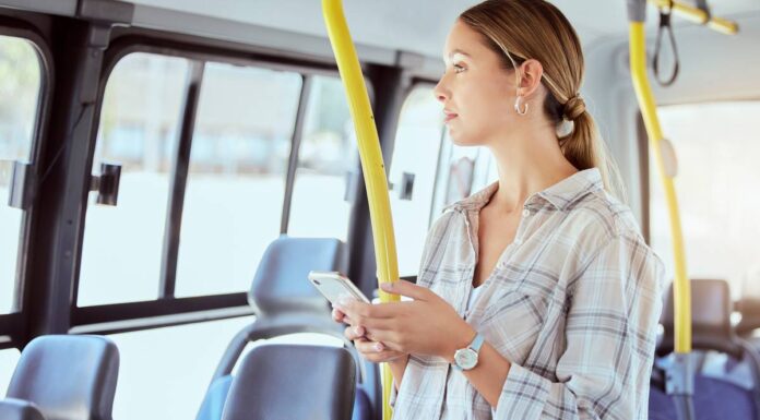 A tétlenség szerepe a kreativitásban és mentális egyensúlyban buszon