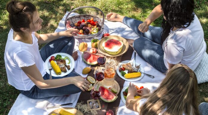 Nyári piknik mesterfokon: ötletek, amelyekkel valóban emlékezetes lesz a szabadtéri program